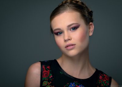 Fotograaf: Gen Vagula / Modell: Linda-Liis (STARSYSTEM) / Kleit : Bless This Mess (BTM Studio) / Punutised: Maarja